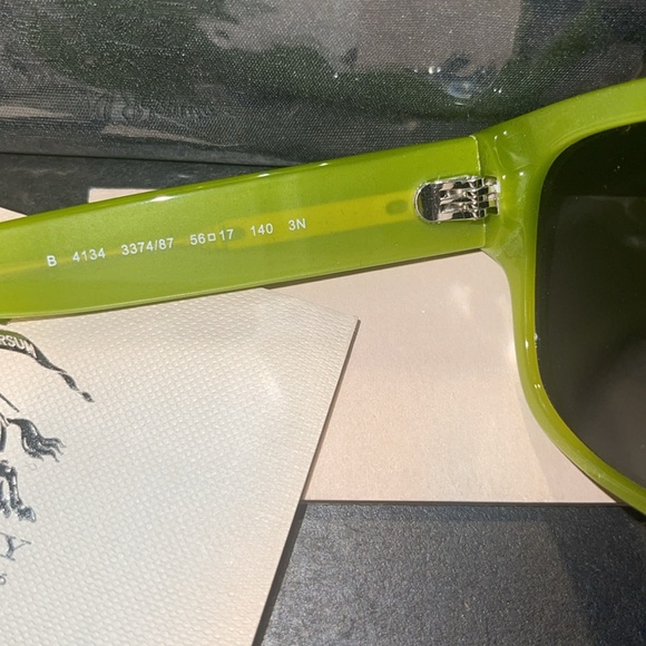 Burberry green 56 17 140 sunglasses new with tags box case - Picture 6 of 7